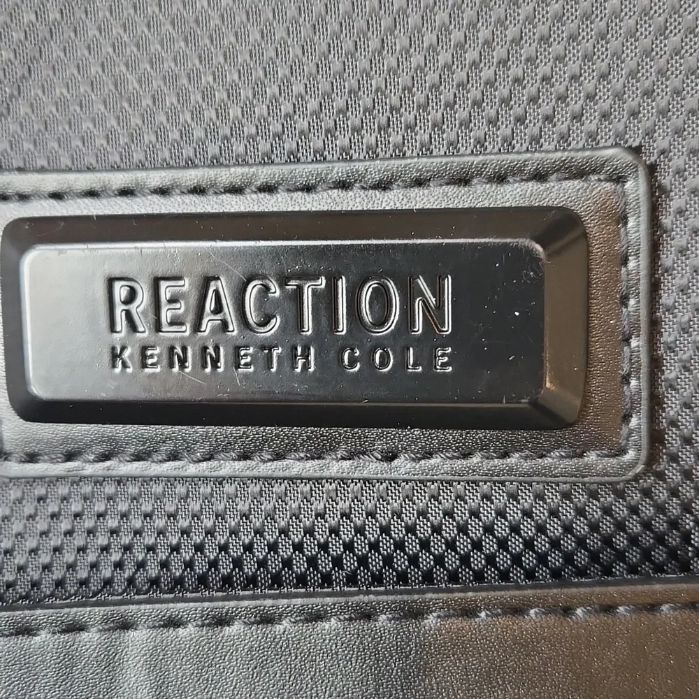 Kenneth Cole Reaction Black Weekender Travel Tote Bag Carry-On